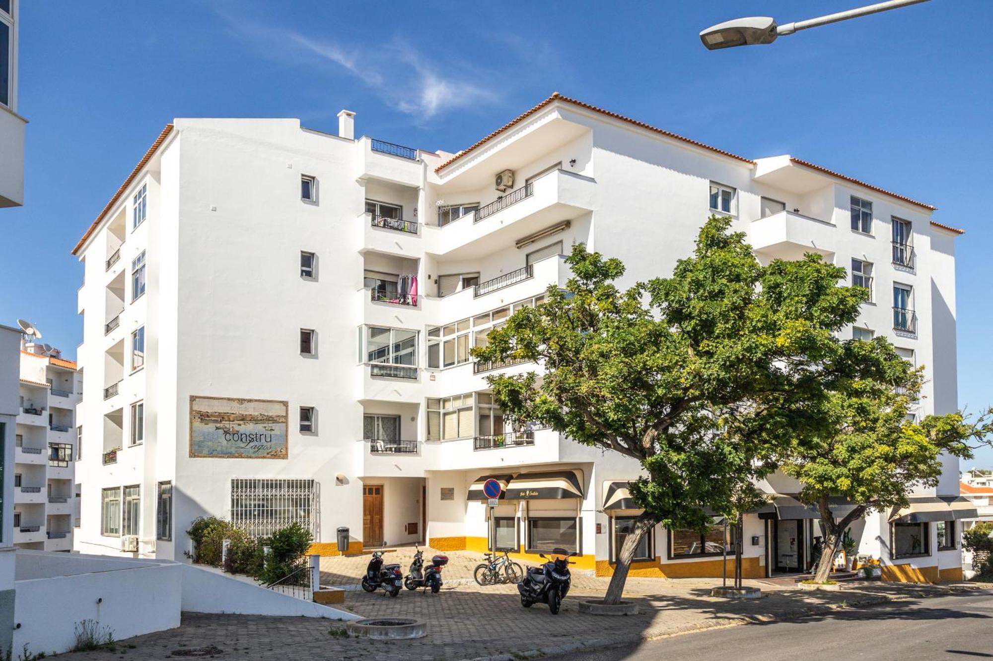 Moonstone In Lagos Centre Экстерьер фото